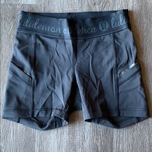 Lululemon athletica with pockets